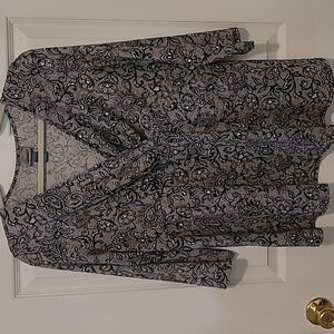 Motherhood black and white short sleeve maternity top Size L